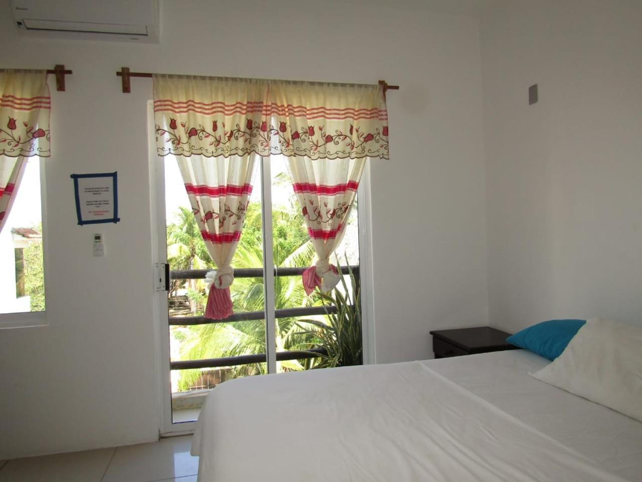 Brisamar Guesthouse Puerto Escondido  Exterior photo